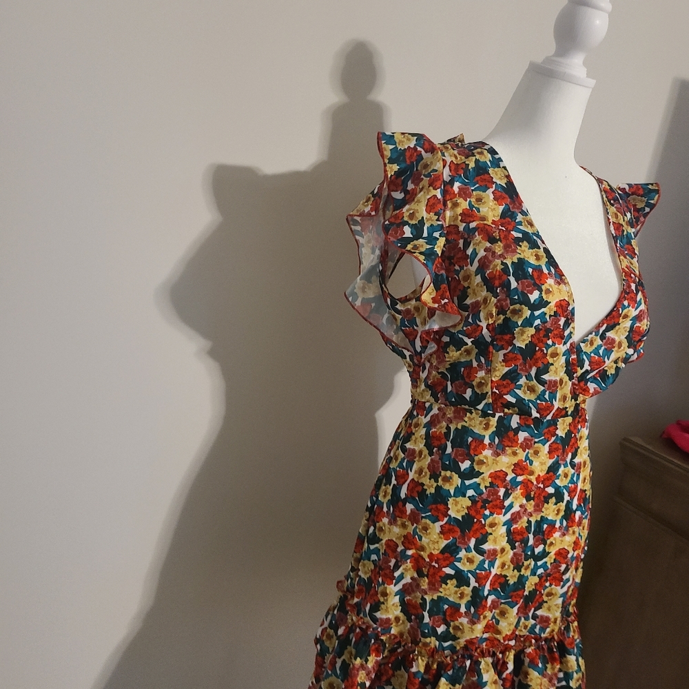 Floral backless ruffle dress - Picture 3 of 10